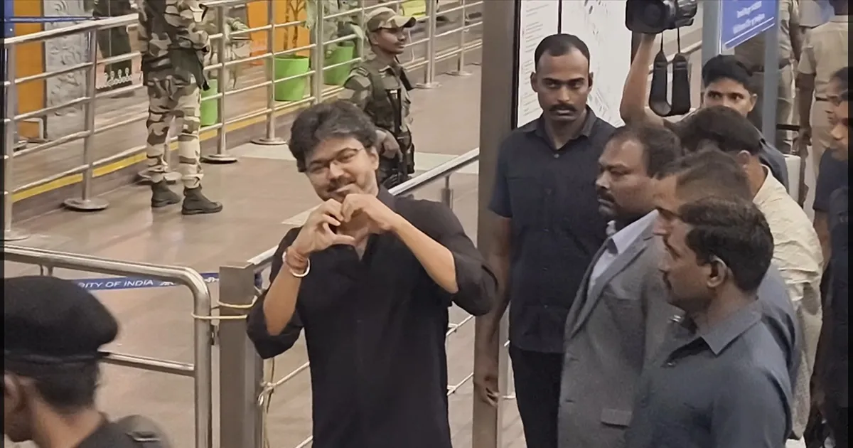 முதல் வெளிநாட்டு அரசு முறைப் பயணம்: தொழில் முதலீடுகளை ஈர்க்க லண்டன் புறப்பட்டார் முதல்வர் விஜய்!