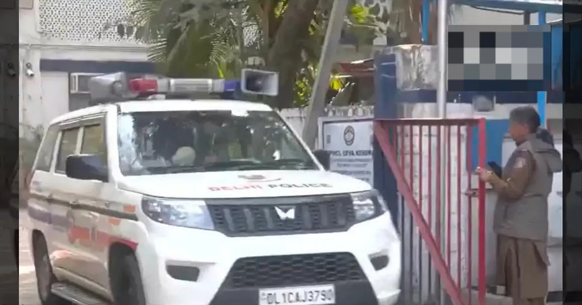 AI மாநாட்டு பகுதியில் மேலாடையின்றி போராட்டம்..!! 4 காங்கிரஸ் தலைவர்கள் கைது..!! கோர்ட்டில் ஆஜர்..!!