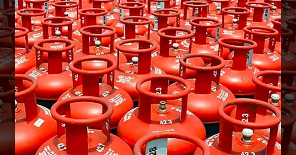 குறைக்கப்படுகிறதா வீட்டு உபயோக சிலிண்டரின் எடை..?? மத்திய அரசு சொல்வது என்ன..??