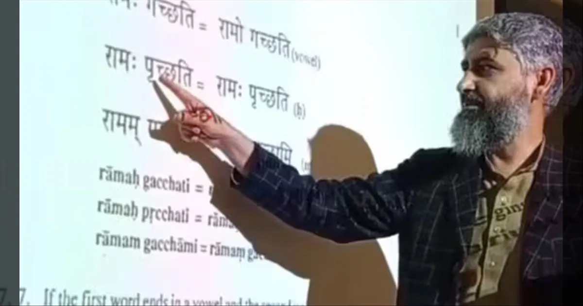 ஆர்வம் காட்டும் மாணவர்கள்..!! பாக்.,-ல் சமஸ்கிருதம் சொல்லிக்கொடுக்க தொடங்கியாச்சு..!!