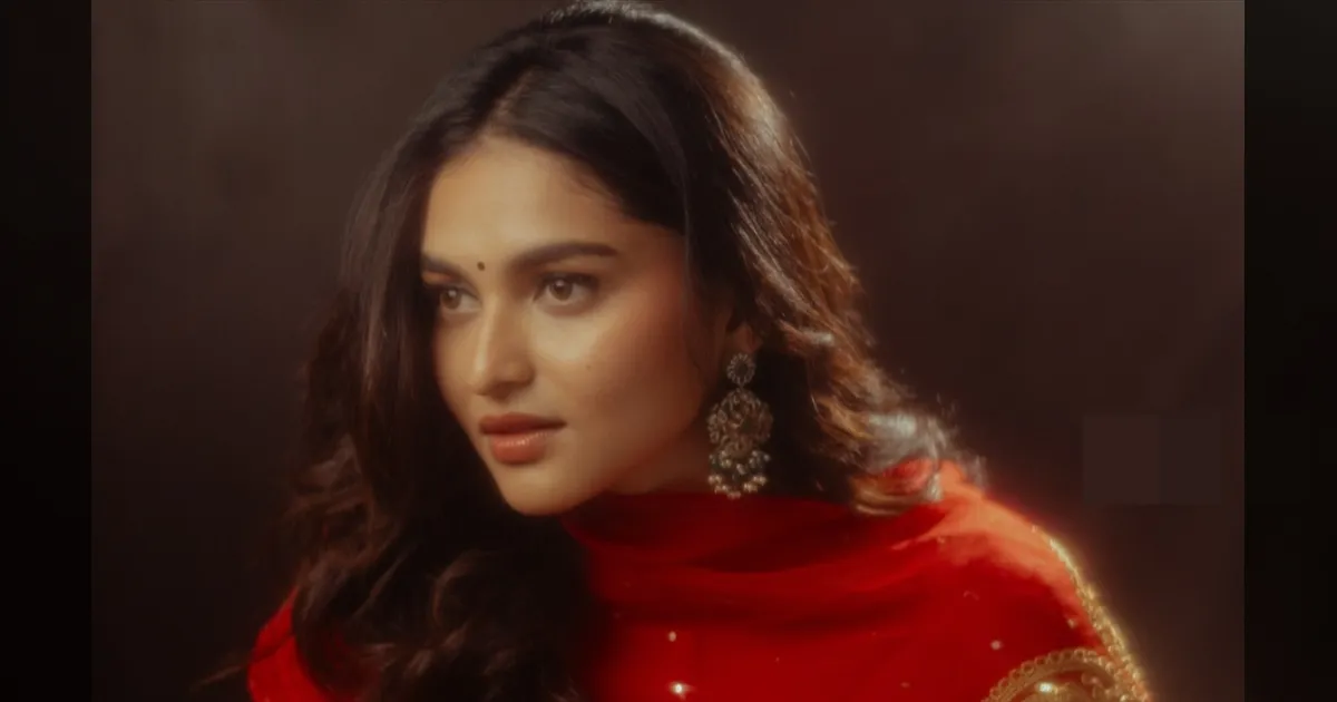 cinema-kayadu-lohar-new-photoshoot-in-red-tamilcinema-JDWGKF