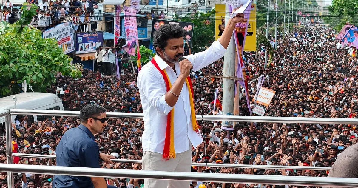 கரூர் துயரச்சம்பவம்... பாதிக்கப்பட்டவர்களுக்கு ரூ.20 லட்சம் வழங்கியது தவெக...!