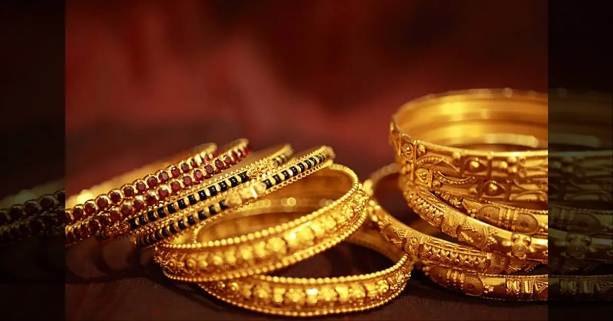 அடடா..!! புத்தாண்டில் வந்த இனிப்பு செய்தி..!! மீண்டும் ரூ.1 லட்சத்திற்கு கீழ் இறங்கிய தங்கம் விலை..!!