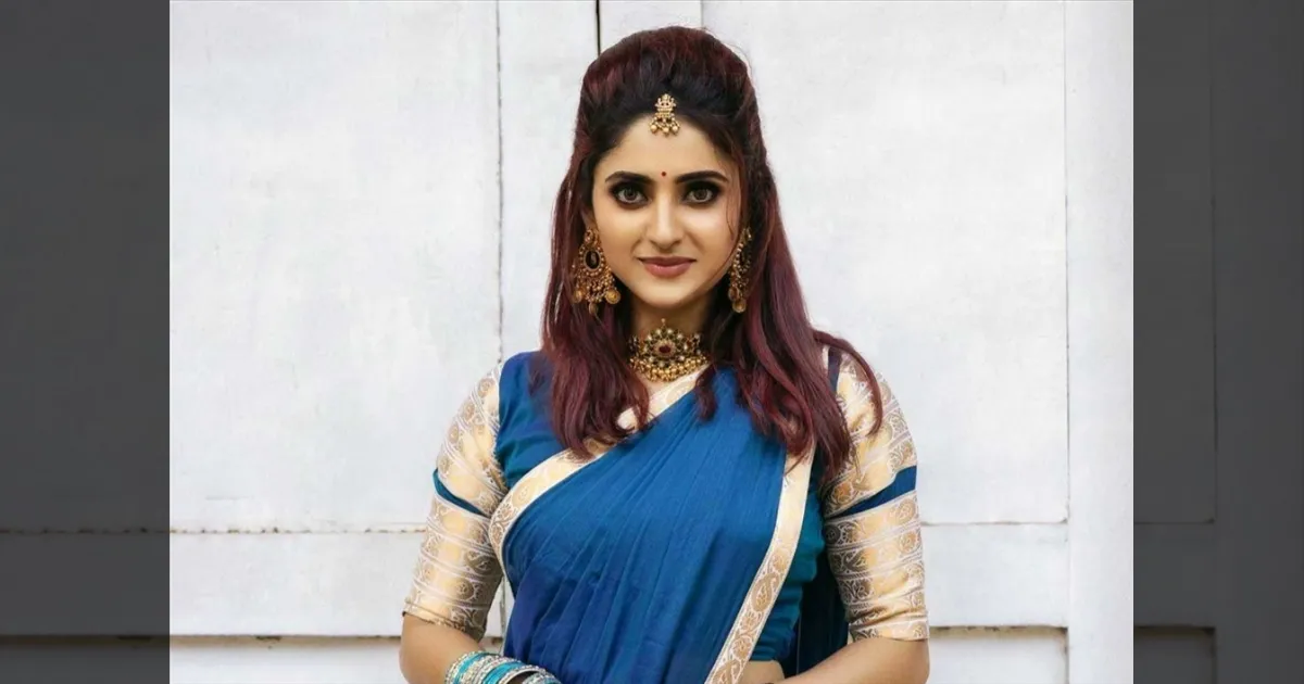 cinema-ayesha-enters-telugu-bigg-boss-after-tamil-tamil