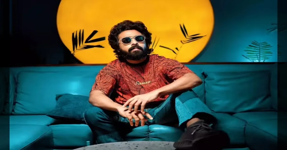 cinema-gv-prakash-send-10k-rupees-to-fan-for-treatment-tamilcinema