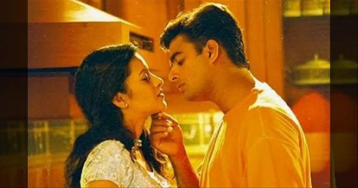 2001-ம் ஆண்டு காதலர்களை திணறடித்த மாதவனின் 'மின்னலே'..! 25 ஆண்டுகளுக்கு பிறகு ரீ-ரிலீஸ்..குஷியில் 90கிட்ஸ்..!