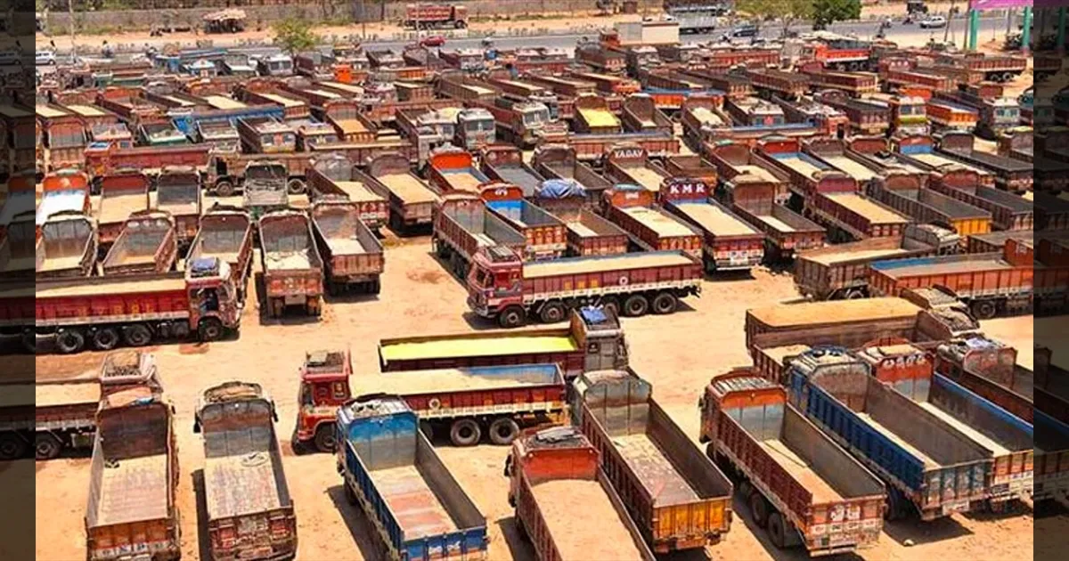 டீசல் விலை உயர்வால் எழுந்த சிக்கல்..!! லாரி வாடகை 25% உயர்வு..!!