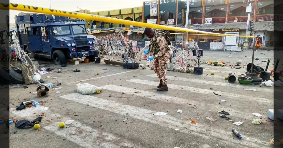 நைஜீரியாவில் மனித வெடிகுண்டு தாக்குதல்கள்..!! பதறியடித்து ஓடிய மக்கள்..!! 23 பேர் பரிதாப பலி..!!