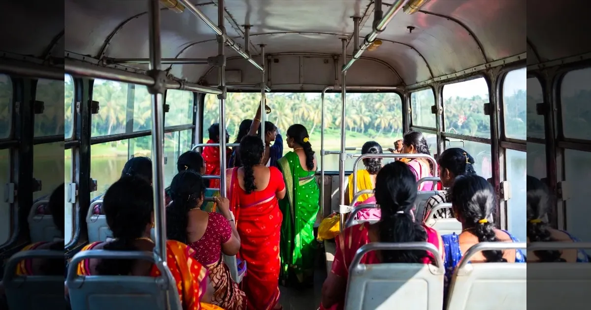 கேரளாவில் பெண்களுக்கு ஃப்ரீ பஸ்..!! இன்று முதல் அமலுக்கு வந்தாச்சு..!!