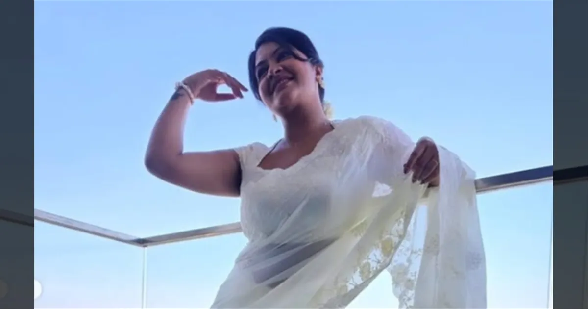 cinema-actress-rachitha-mahalakshmi-balcony-photoshoot-tamilcinema