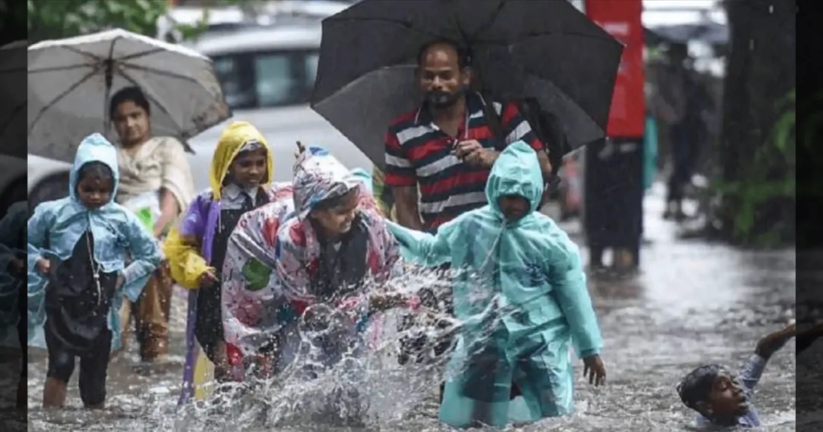 அடிச்சு ஊத்தும் கனமழை..!! ஹை..!! இந்த ஊர்ல ஸ்கூலுக்கு லீவு..!! குஷியில் மாணவர்கள்..!!