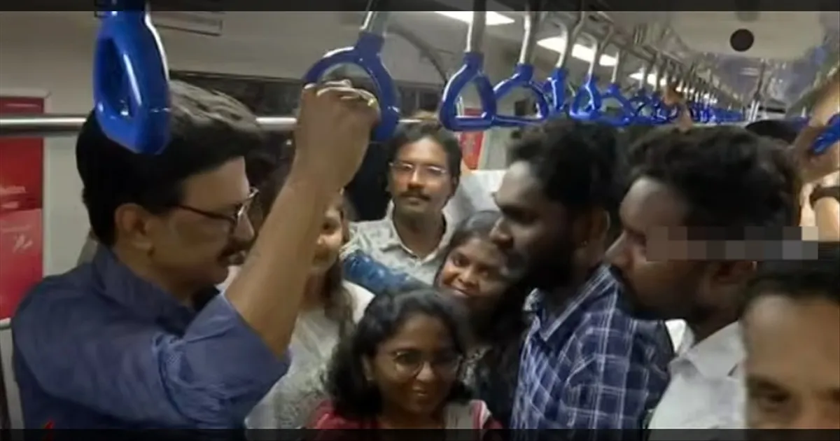 மெட்ரோ ரயிலில் ஒரு பயணம்..!! மக்களுடன் ஒரு உரையாடல்..!! வாக்கு சேகரித்தார் முதல்வர் ஸ்டாலின்..!! 