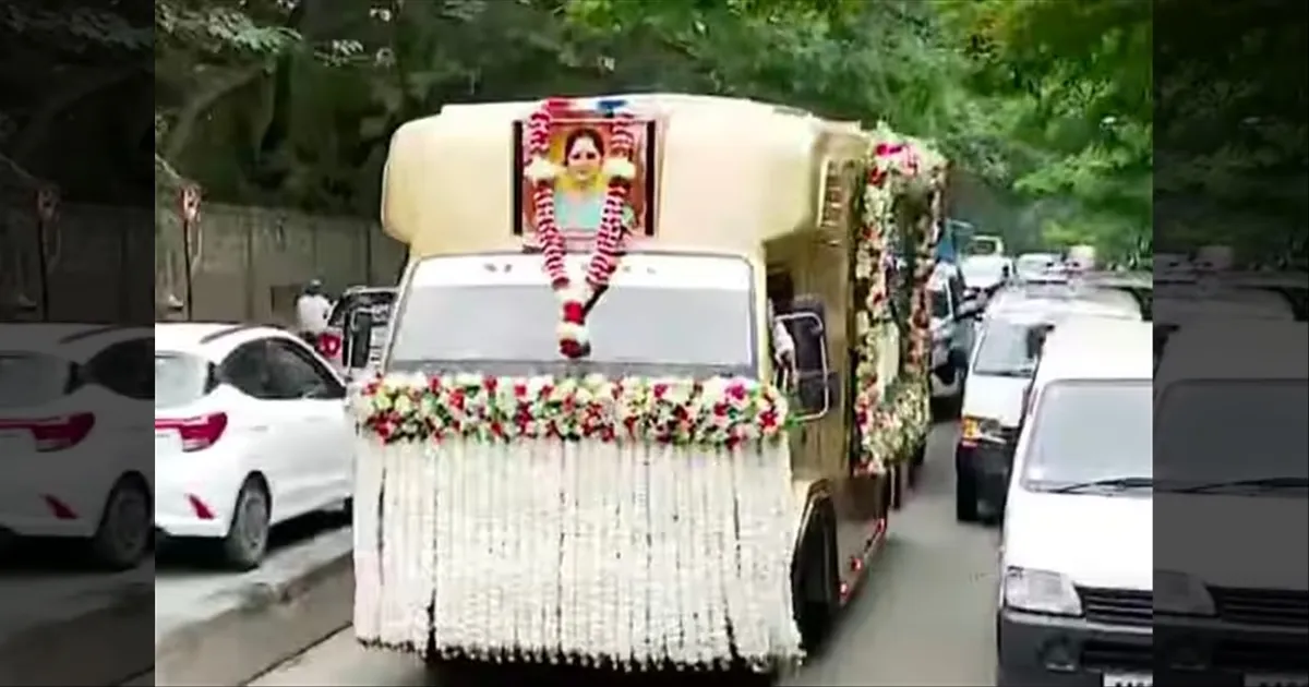 actress-saroja-devis-body-laid-to-rest-with-state-honors 