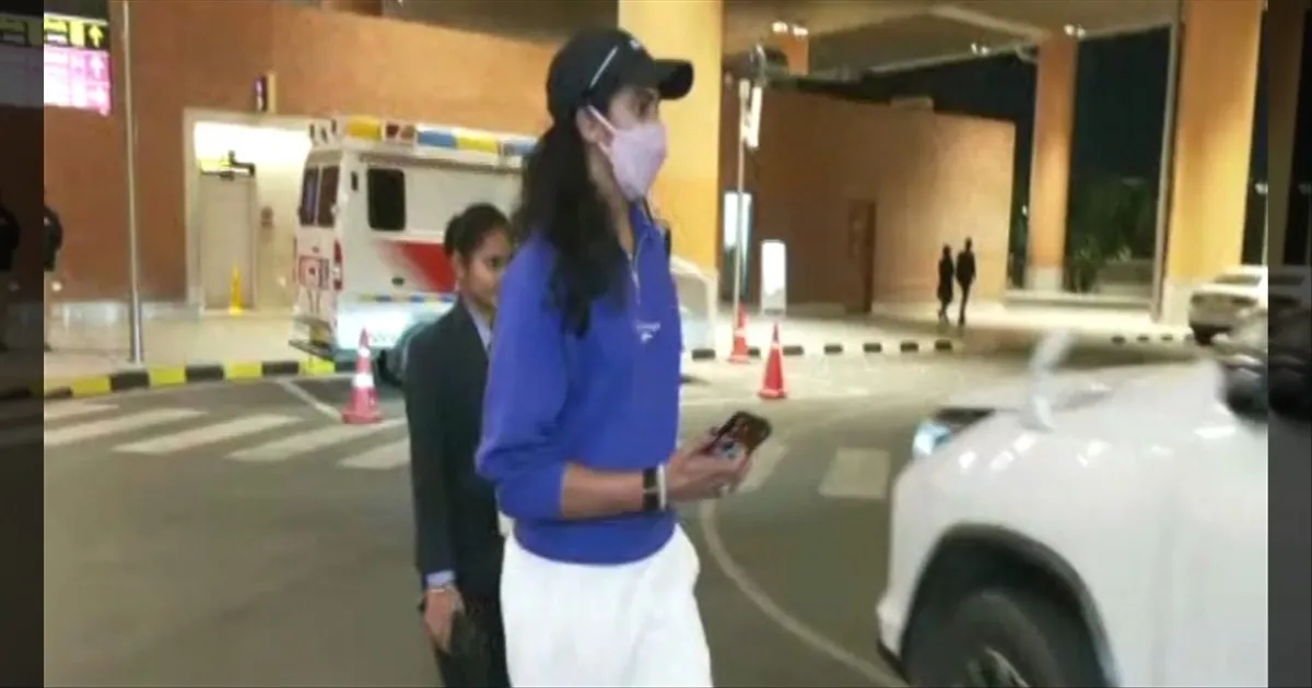 துபாயில் சிக்கித் தவித்த பி.வி சிந்து..!! இந்தியா திரும்பியதும் போட்ட உருக்கமான பதிவு..!! 