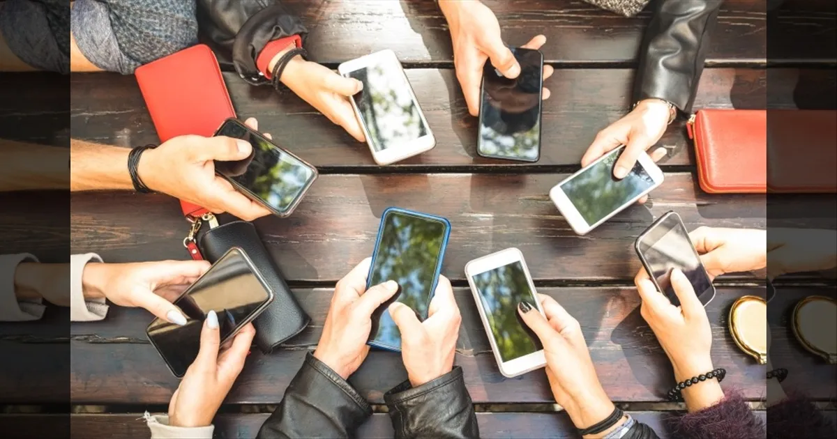 ஏஐ (AI) வீடியோக்களுக்கு இனி கட்டாய  லேபிள்! சமூக ஊடக நிறுவனங்களுக்கு மத்திய அரசு அதிரடி உத்தரவு!