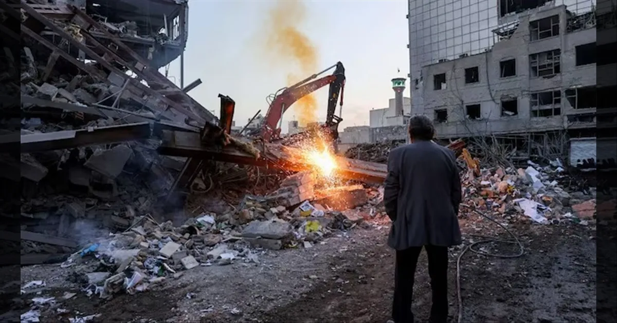 ஈரானுக்கு அடுத்தடுத்து ஆபத்து..!! நிலநடுக்கம் ரிக்டரில் 4.3ஆக பதிவு..!! நடுக்கத்தில் மக்கள்..!! 