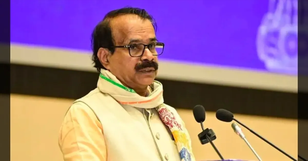 மத்திய அமைச்சர் ஜார்ஜ் குரியன் ராஜினாமா! ஜனாதிபதி மாளிகை ஏற்பு! விரைவில் அமைச்சரவை மாற்றம்!