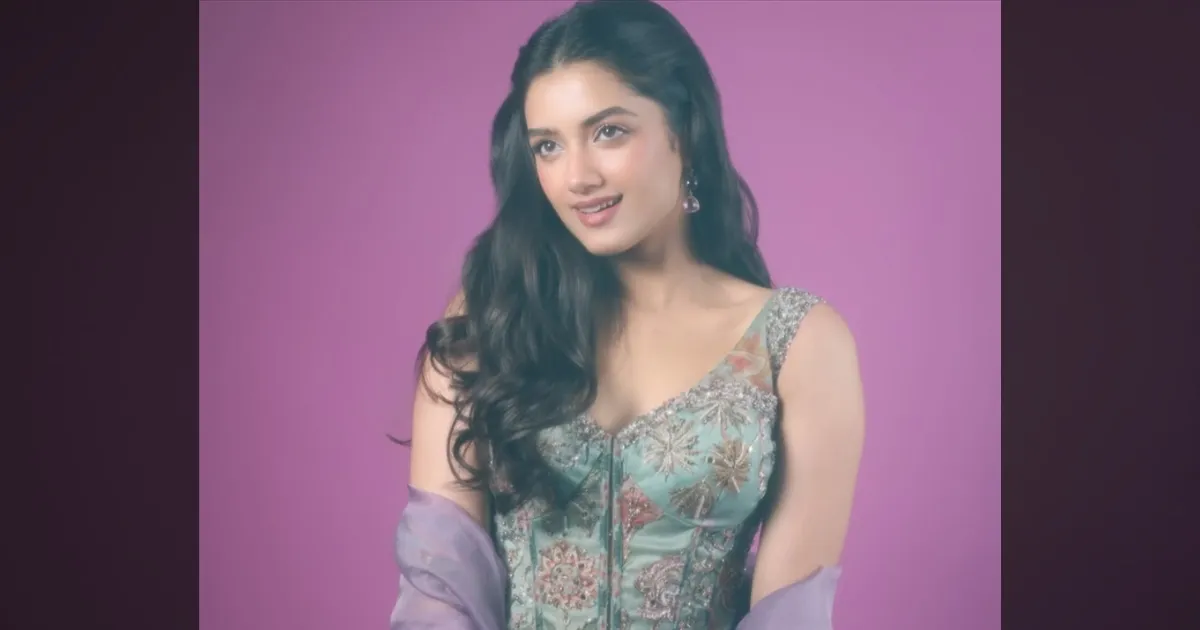 ஒரே போட்டோவில் ரசிகர்களை கவர்ந்த நடிகை பாக்யஸ்ரீ..! லுக் லைக் போட்டோஸ் இதோ..!    