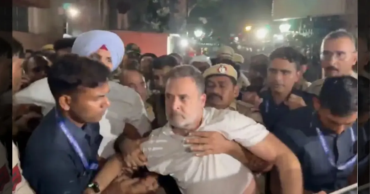டெல்லியில் போராட்டம்: ராகுல் காந்தி, அகிலேஷ் யாதவ் உள்ளிட்ட இந்தியா கூட்டணி எம்பிக்கள் கைது!  