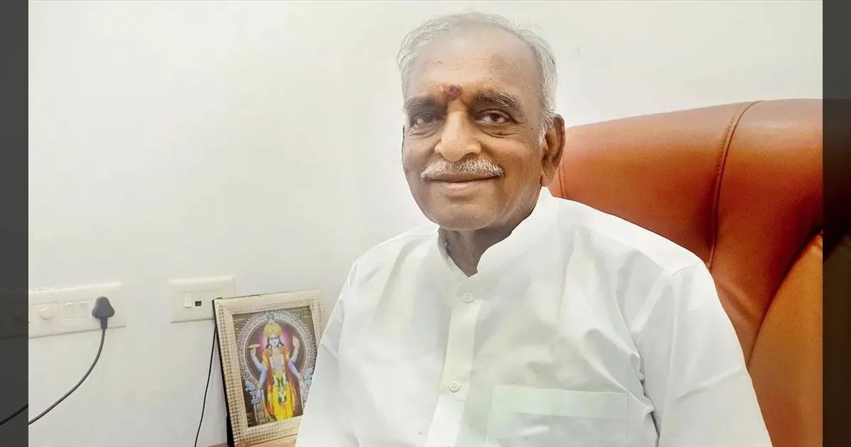 எரிந்து கொண்டிருக்கும் பருத்தி குடோன் திமுக! பரமக்குடியில் பொன் ராதாகிருஷ்ணன் அதிரடி!