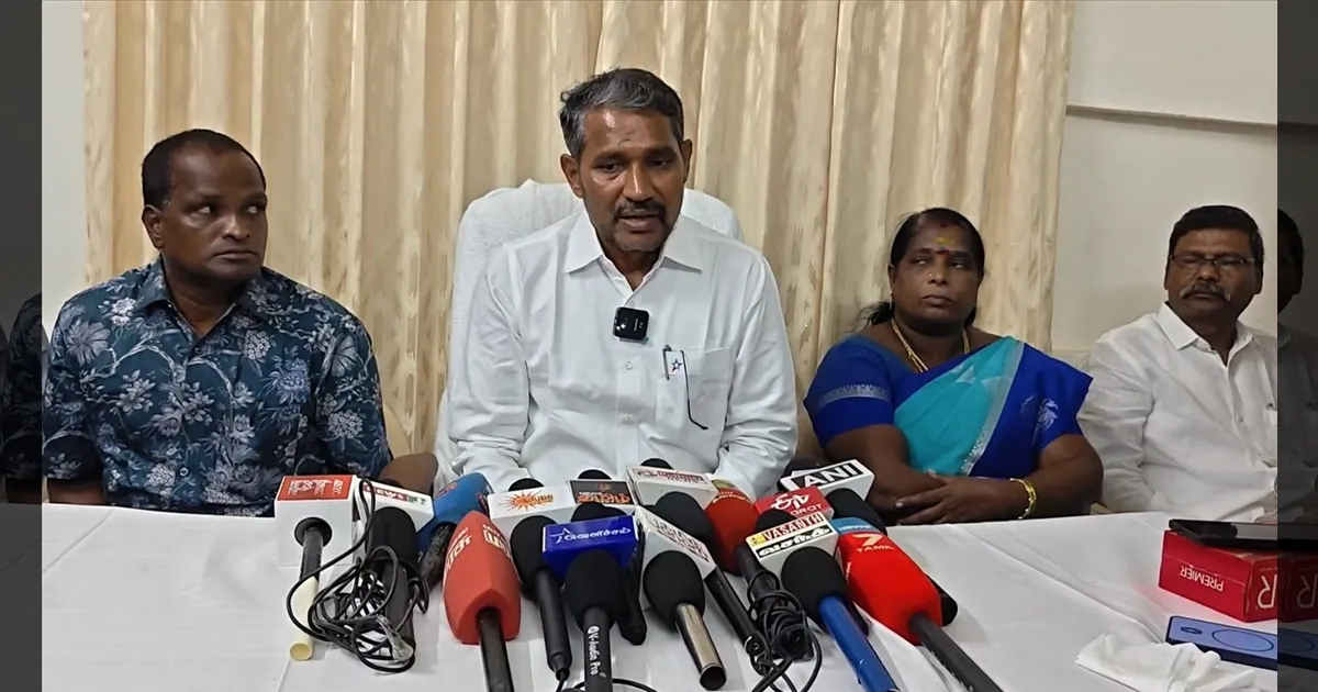 மனப்பிறழ்வு நோயால் பாதிக்கப்பட்டிருக்கிறார் ஆ.ராசா:  சமூக நீதித்துறை அமைச்சர் வன்னியரசு சாடல்!