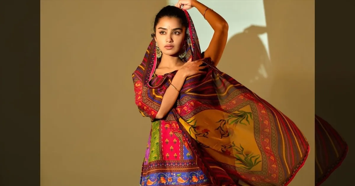 அழகோ அழகு அவள் கண் அழகு.. நடிகை அனுபமா பரமேஸ்வரனின் கண்கவரும் கிளிக்ஸ் வைரல்..!