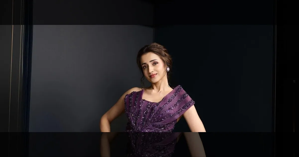 cinema-trisha-cute-latest-photoshoot-tamilcinema