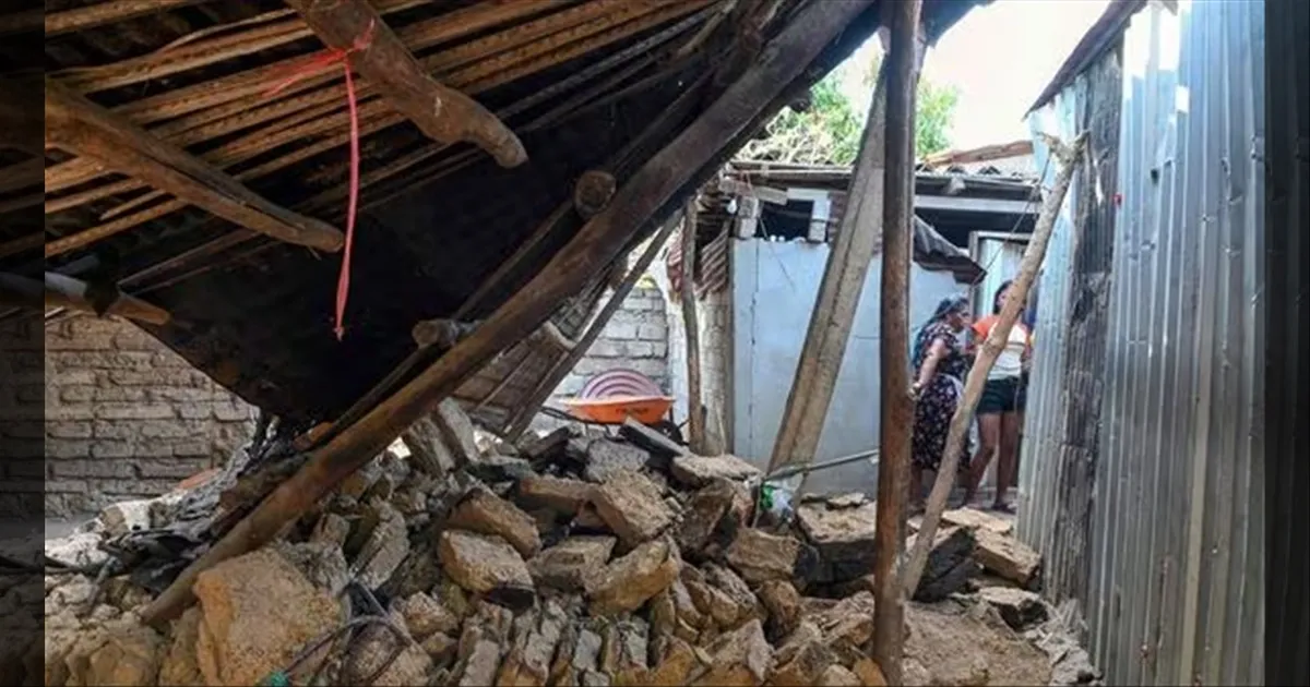 மெக்சிகோ: நிலநடுக்கத்தில் குலுங்கிய கட்டிடங்கள்..!! வீதிகளில் மக்கள் தஞ்சம்..!!