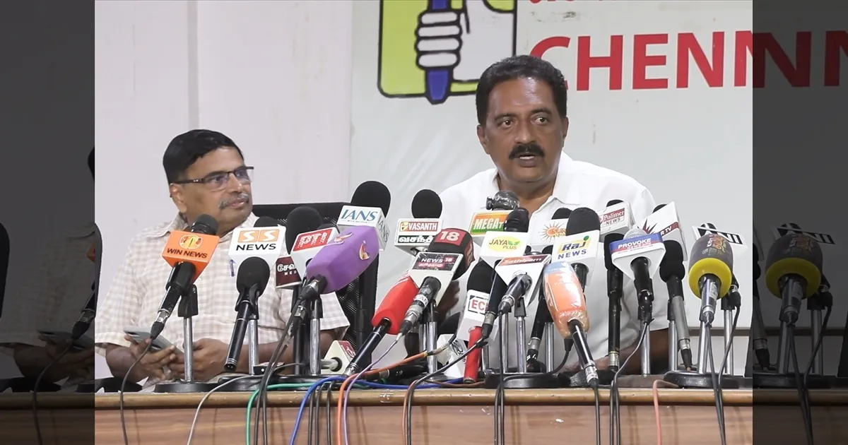 விநாயகரை கரைத்தது போல் ஞானேஷ் குமாரை கரைக்க வேண்டும்: பிரகாஷ் ராஜ் ஆவேசம்!