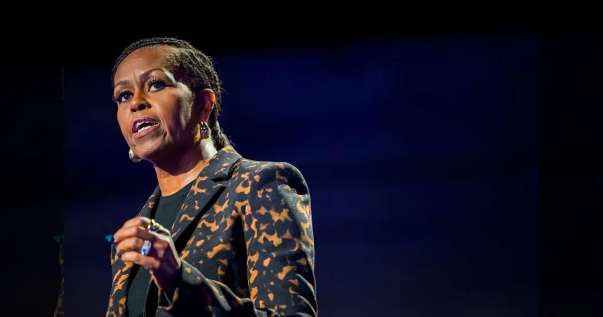 ஒரு பெண் அதிபரா..?? இதற்கு அமெரிக்கா ரெடியாக இல்லை..!! ஆதங்கத்தை கொட்டித்தீர்த்த மிட்செல் ஒபாமா..!!