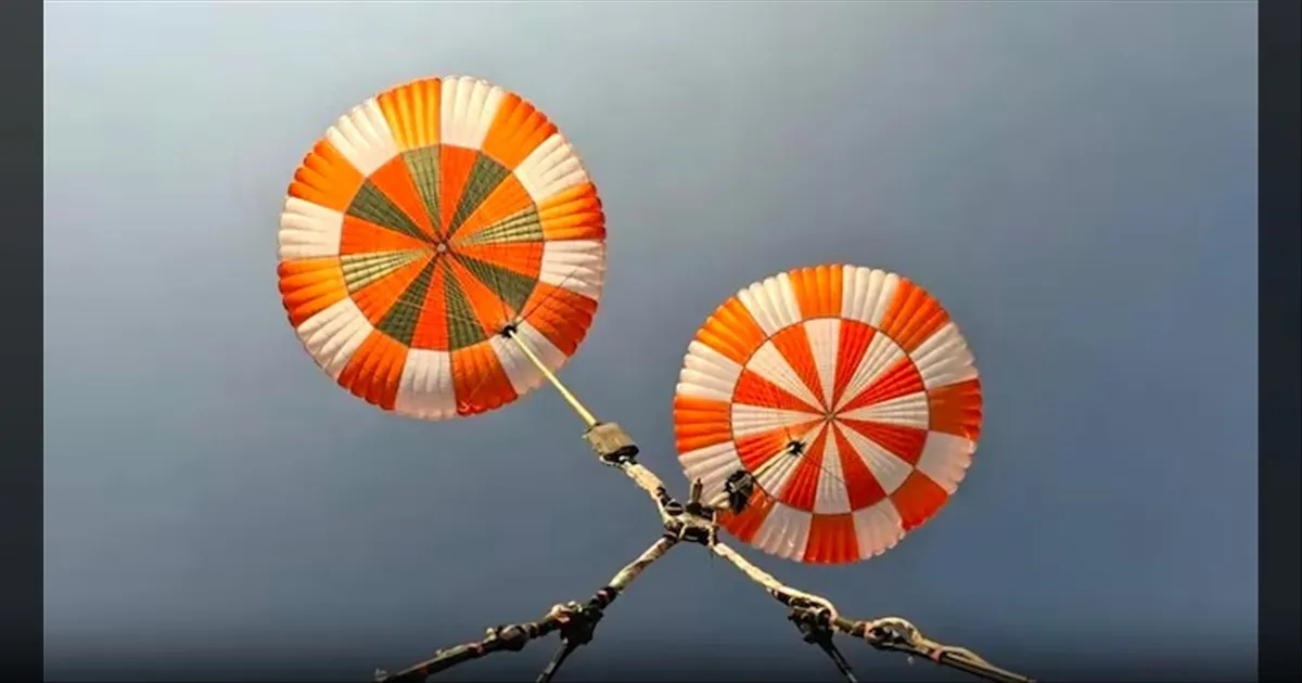 ககன்யான் திட்டத்திற்கான ‘பாராசூட்’ சோதனை வெற்றி..!! ISRO-வின் முக்கிய மைல்கல்..!!