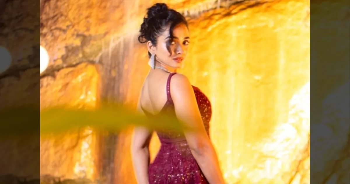 கிளாமரில் புதிய உச்சம்.. ‘குடும்பஸ்தன்’ புகழ் சான்வே மேக்னாவின் புதிய போட்டோஷூட்..! 