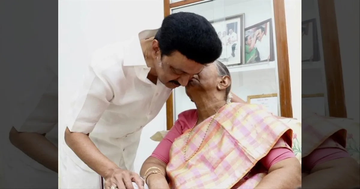 அன்னையின் தியாகத்திற்கு ஈடில்லை... CM ஸ்டாலின் உள்ளிட்ட பலர் அன்னையர் தின வாழ்த்து..!