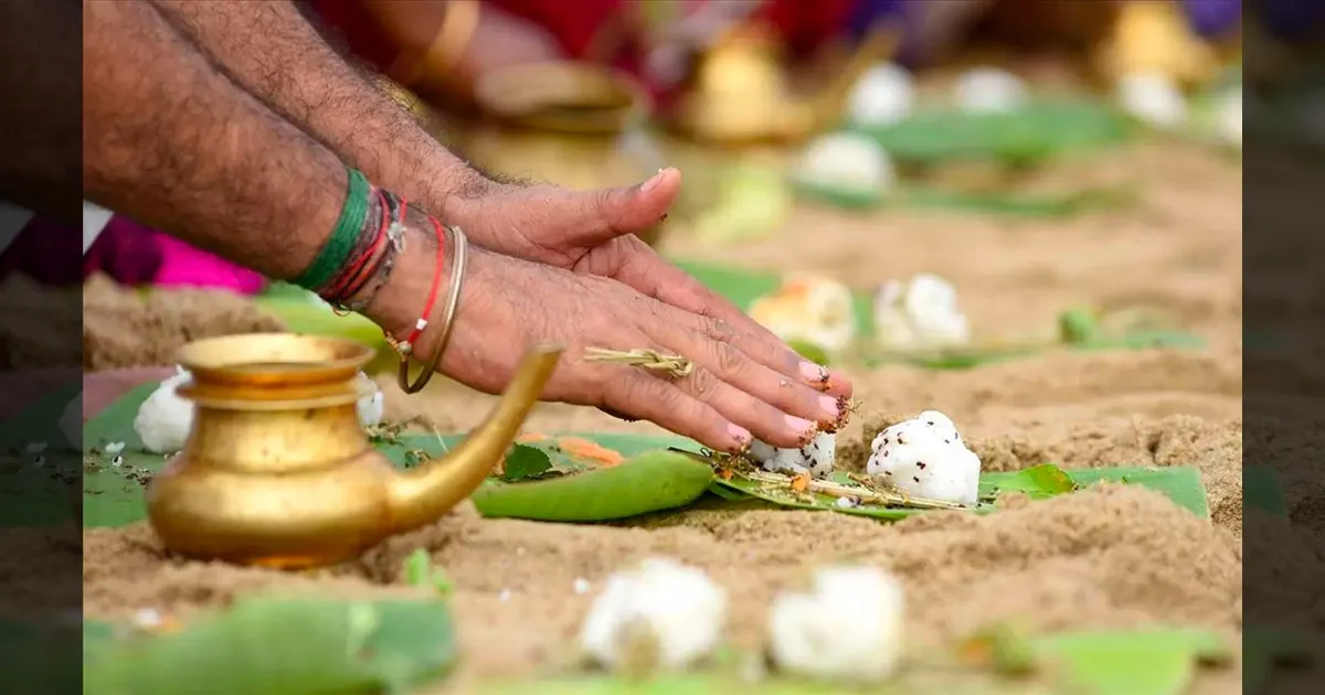 aadi-amavasai-people-in-temples