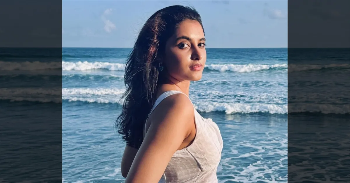வெளிநாட்டில் ட்ரெண்டி லுக்கில் நடிகை பிரியங்கா மோகன்..! கலக்கல் ஸ்டில்கள் வைரல்..!