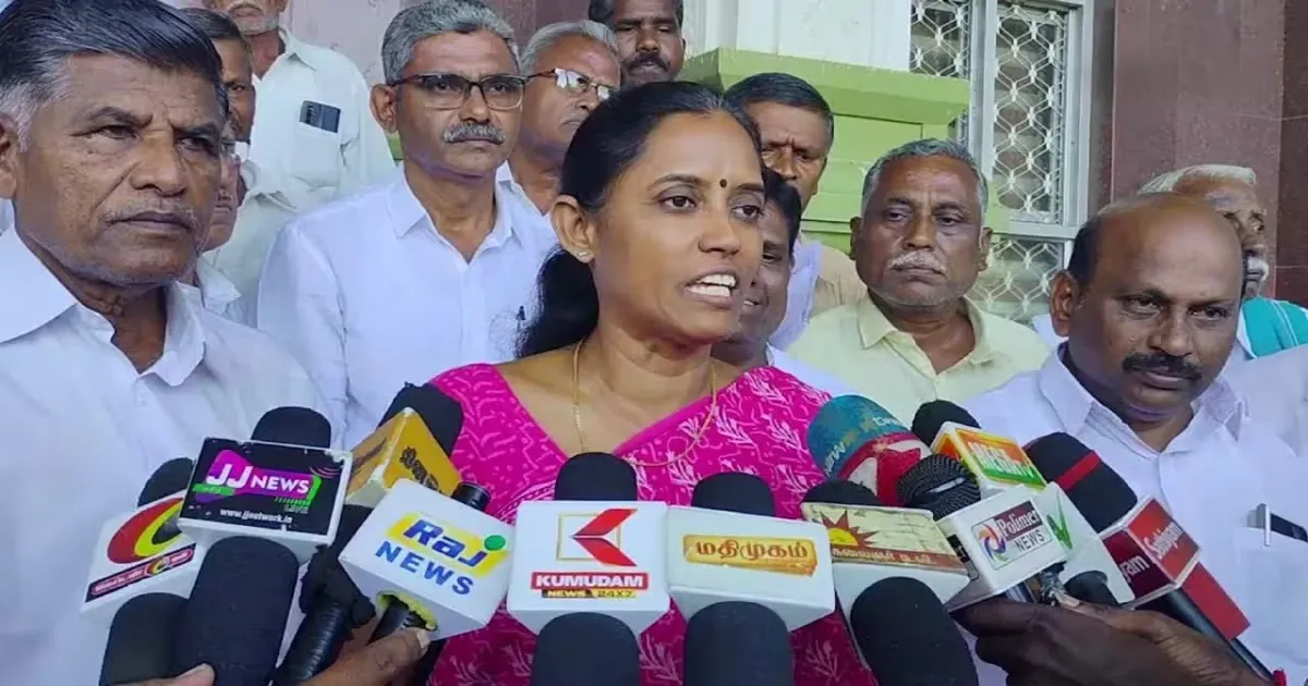 தரமற்ற உணவு புகார்! கரூர் சமூகநீதி விடுதியில் ஜோதிமணி எம்.பி. நேரில் ஆய்வு!