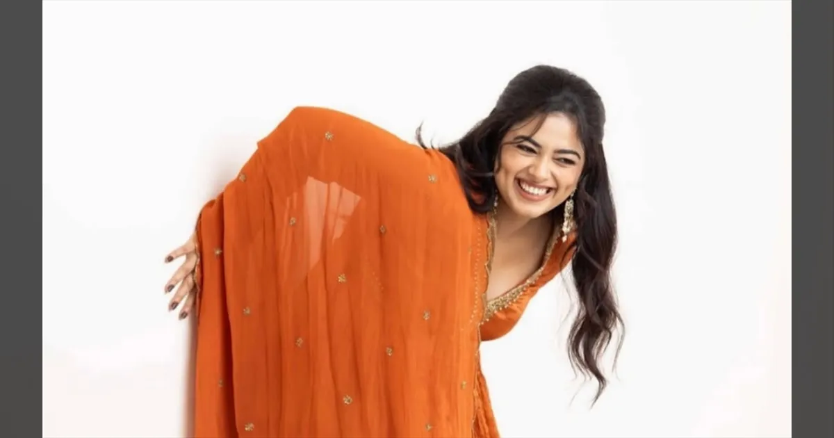 cinema-siddhi-idnani-latest-photoshoot-tamilcinema