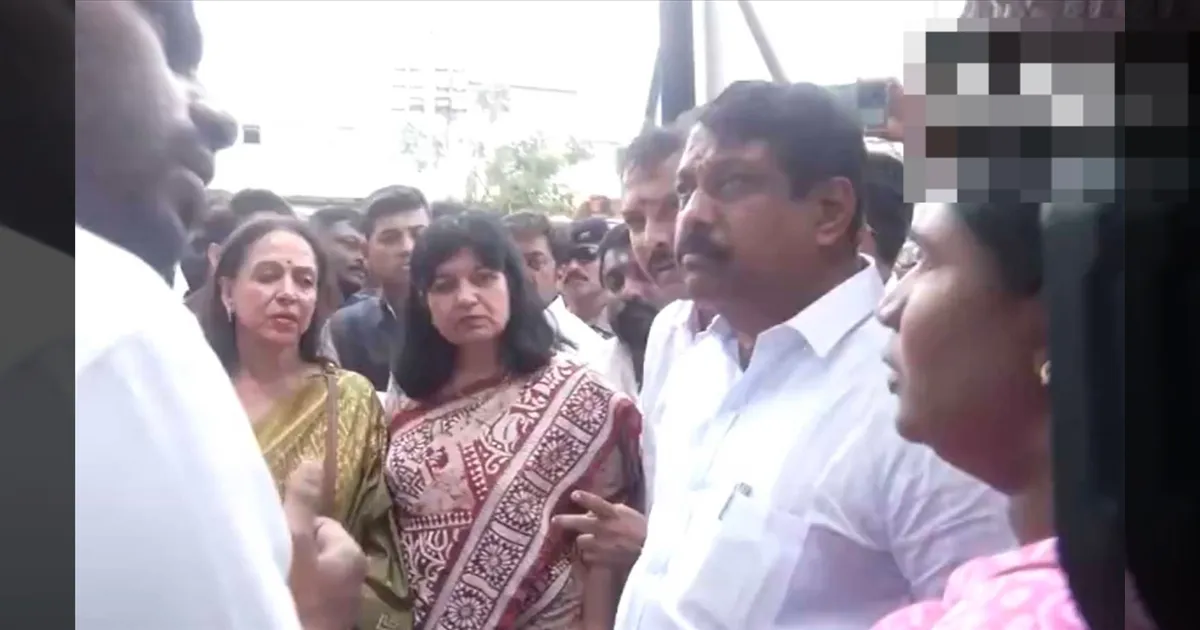 கரூர் பிரச்சாரத்திற்கு சிறிய சாலை.. இது நியாயமே இல்ல.. எம்.பி ஹேமமாலினி தடாலடி..!!