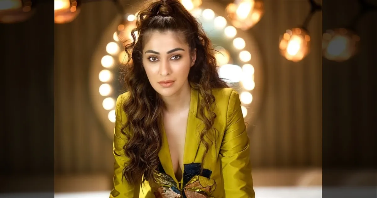 cinema-raai-laxmi-stunning-glamour-stills-tamilcinema