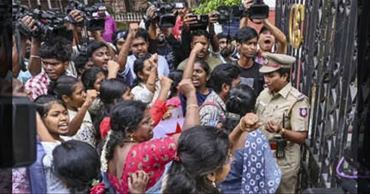 இப்படியா செய்வது? கோர்ட்டில் குவிந்த திமுகவினர்... பதற்றம்... பரபரப்பு! 