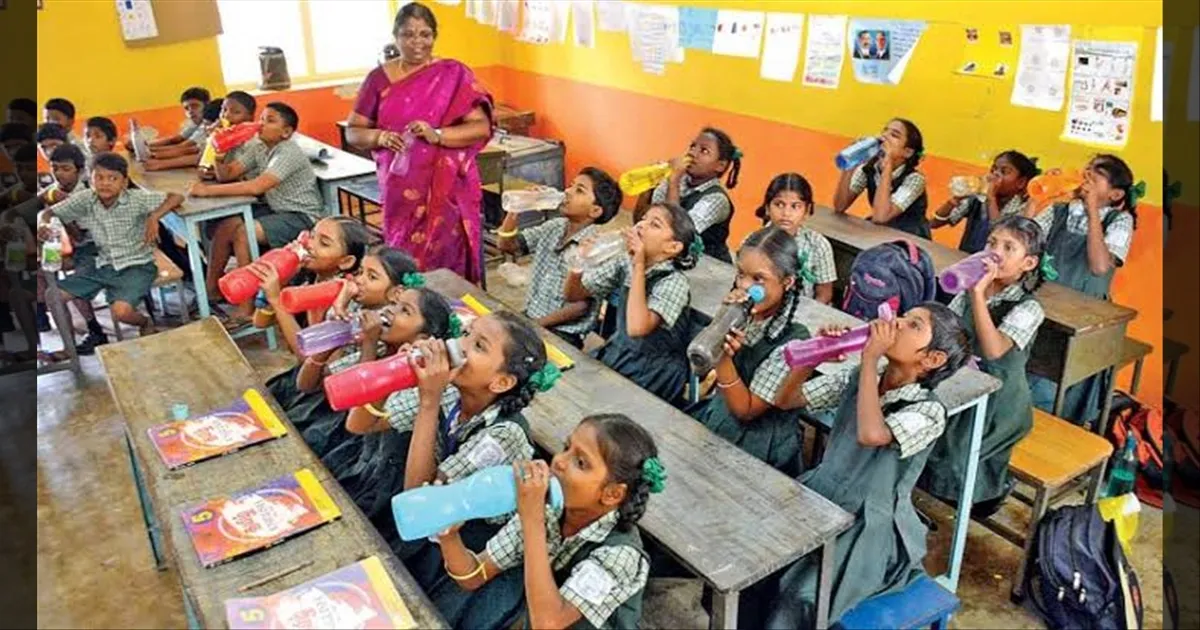 கண்டிப்பா எல்லா பசங்களும் தண்ணி குடிக்கணும்! 3 முறை BREAK கொடுக்க தலைமை ஆசிரியர்களுக்கு சுற்றறிக்கை..!