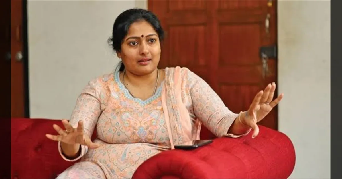 திமுககாரங்களே போதைப் பொருள் விக்குறாங்க! காயத்ரி ரகுராம் பரபரப்பு பேட்டி..!
