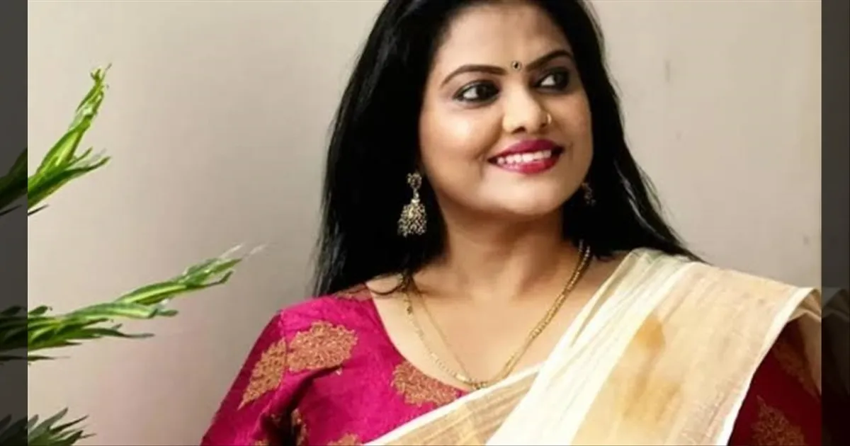 kerala-actress-meenu-munir