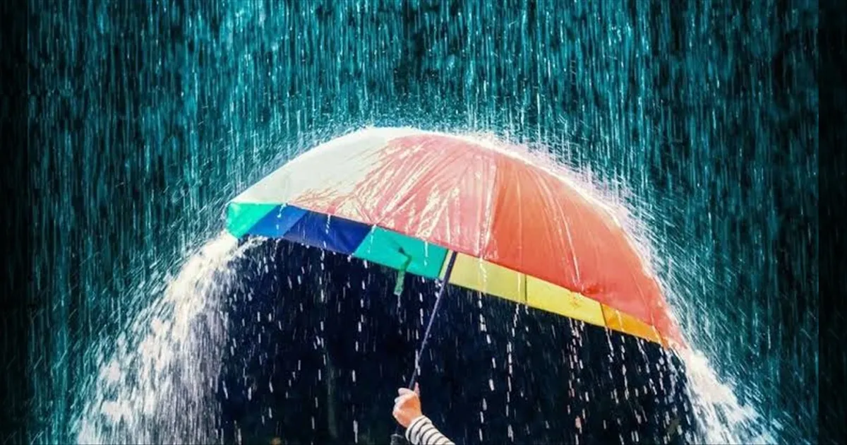 RAIN ALERT: குடை எடுத்தாச்சு... 10 மாவட்டங்களில் வெளுக்க போகுது மழை...!