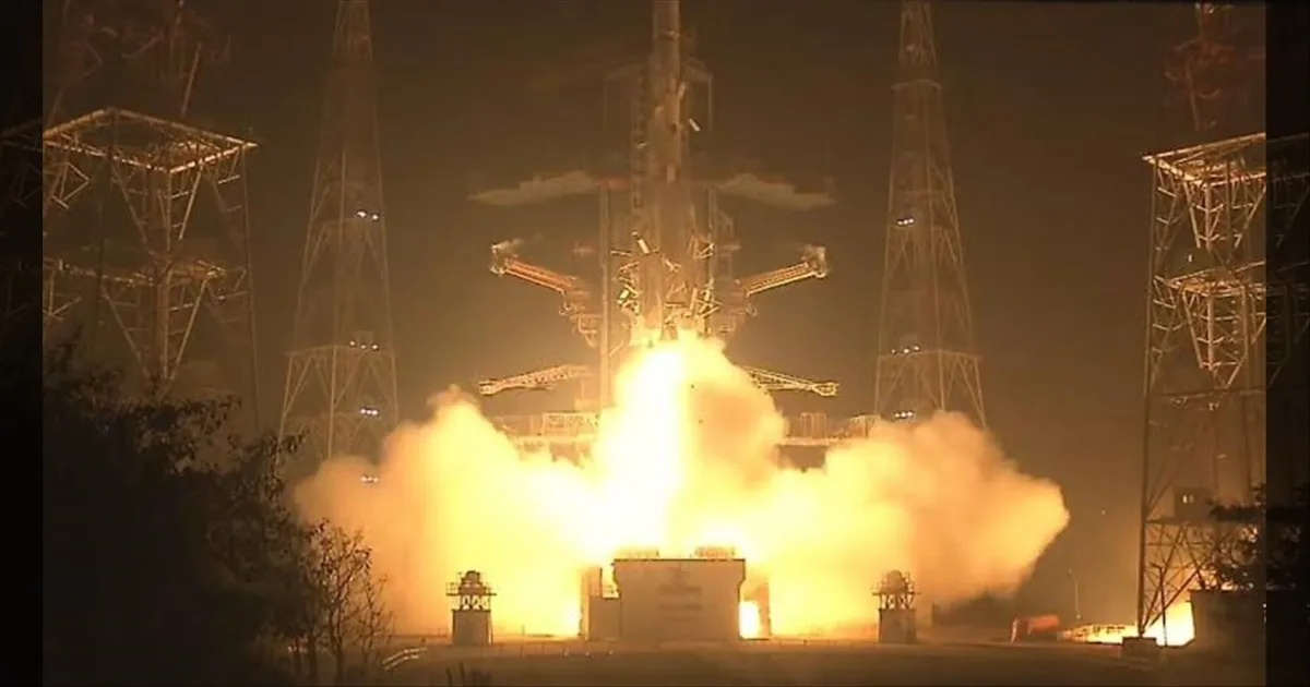 #BREAKING: வெற்றிகரமாக விண்ணில் பாய்ந்தது பாகுபலி ராக்கெட்... விஞ்ஞானிகள் உற்சாகம்..! 