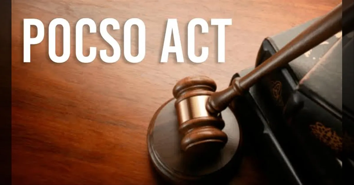 ஆபாச வீடியோ... பாலியல் தொல்லை... அச்சத்தில் மாணவிகள்... ஆசிரியர் மீது பாய்ந்த போக்சோ...!