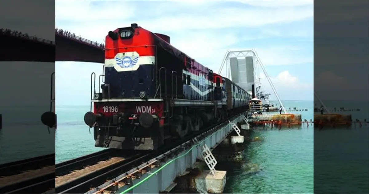 சுழற்றி அடிக்கும் சூறைக்காற்று... ராமேஸ்வரத்தில் நிறுத்தப்பட்ட ரயில்கள்...!