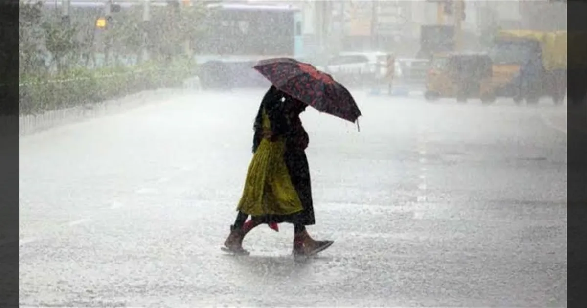 ஹப்பாடா... கொளுத்தி வந்த கோடை வெயில்... இருள் சூழ்ந்த மழையால் மக்கள் நிம்மதி..!!