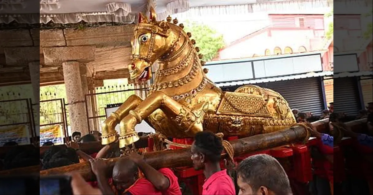 சித்திரை திருவிழா களைகட்டியாச்சு..! அழகர் கோவிலில் இருந்து கிளம்பிய கள்ளழகர் வாகனங்கள்..!