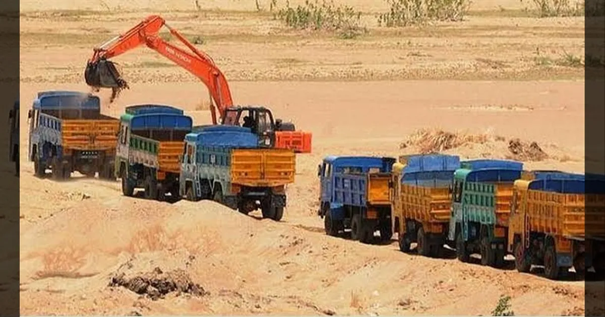 மதுரையில் அதிர்ச்சி சம்பவம்... மணல் கொள்ளையை தடுத்த இளைஞர் மீது கொலை வெறி தாக்குதல்..!!